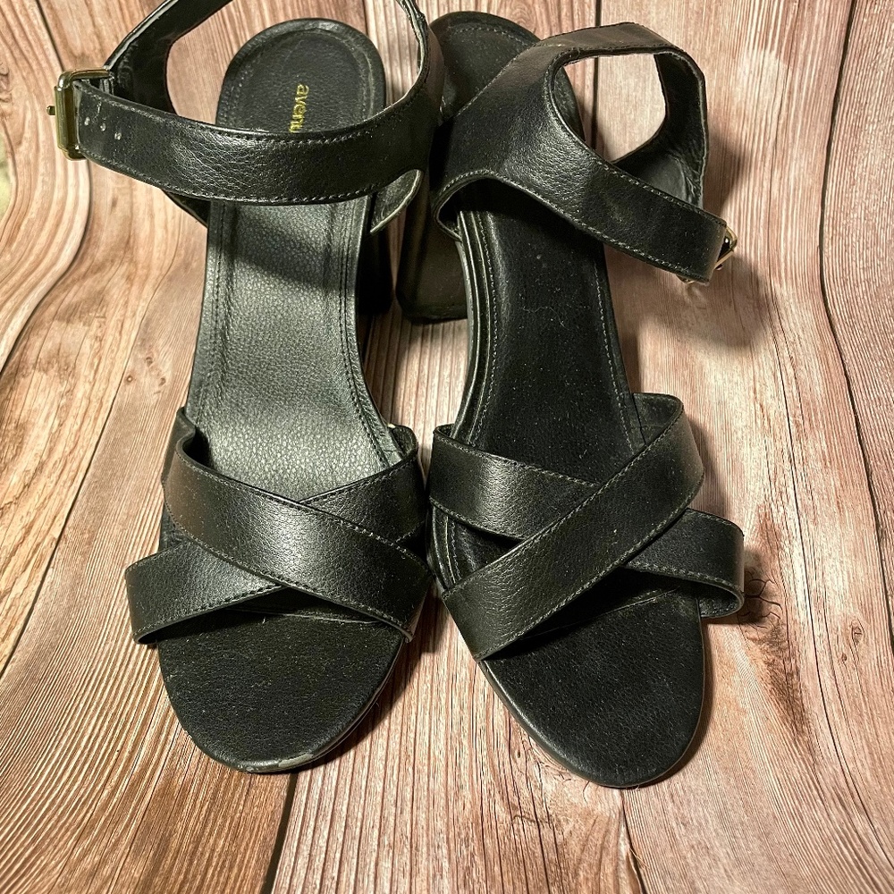 Block heel sandals